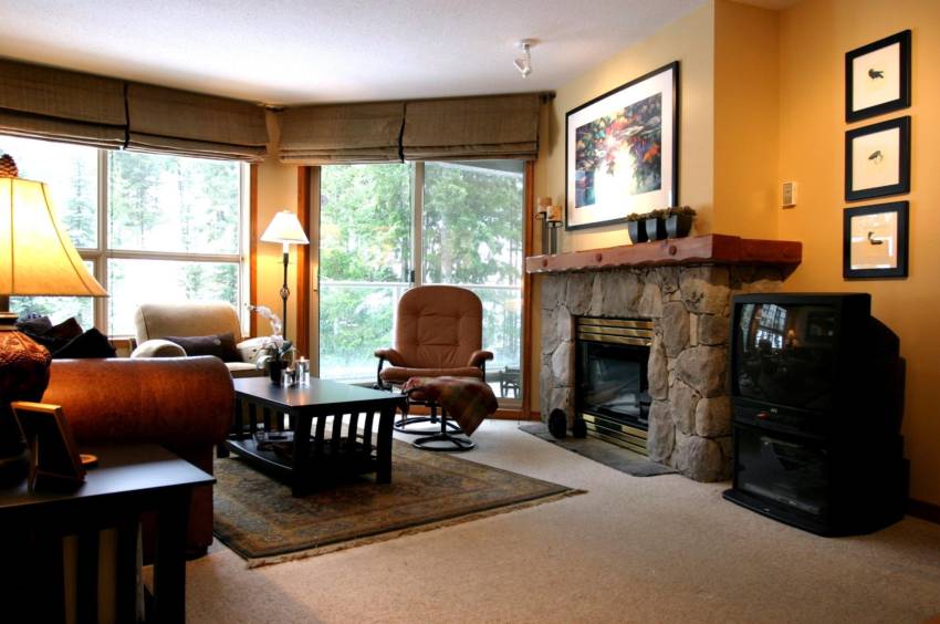 One of the many Aspens suites in Whistler on AlluraDirect.com