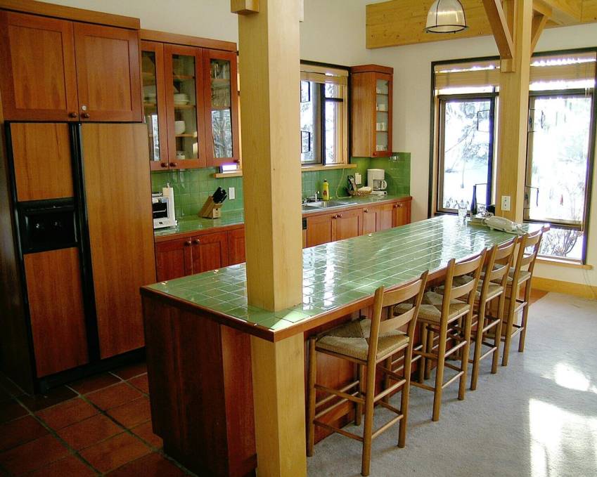 Whistler Cedar Creek - eat-in breakfast bars 