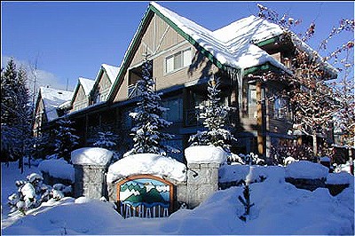 Valhalla Accommodation in Whistler exterior photo