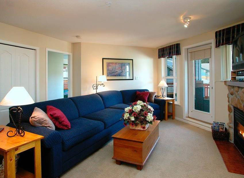One of the many Whistler Town Plaza suites in Whistler on AlluraDirect.com