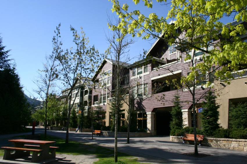 Quiet and close to all shops and restaurants