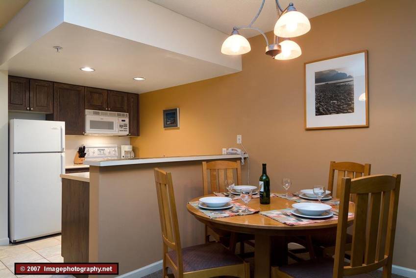 Cook gourmet meals at the Tyndall Stone Lodge