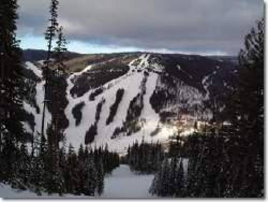 Sun Peaks 2 Bedroom Accommodation - Sundance Estates - #1008 Sun Peaks 2 Bedroom Accommodation - Sundance Estates - #1008