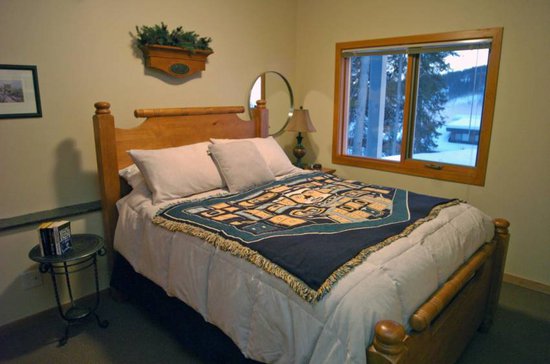 Sun Peaks 2 Bedroom Accommodation - Sundance Estates - #1008 Sun Peaks 2 Bedroom Accommodation - Sundance Estates - #1008
