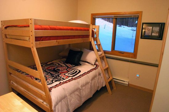 Sun Peaks 2 Bedroom Accommodation - Sundance Estates - #1008 Sun Peaks 2 Bedroom Accommodation - Sundance Estates - #1008