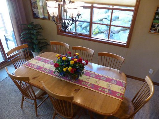 Sun Peaks 3 Bedroom Accommodation - Trails Edge - #1009 Sun Peaks 3 Bedroom Accommodation - Trails Edge - #1009