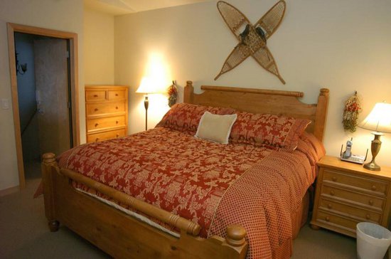 Sun Peaks 3 Bedroom Accommodation - Sundance Estates - #1012