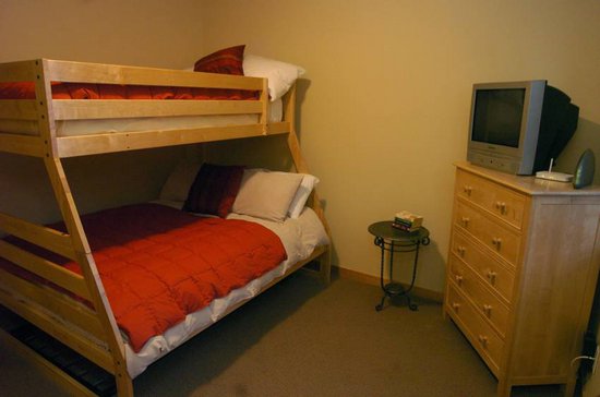 Sun Peaks 3 Bedroom Accommodation - Sundance Estates - #1012