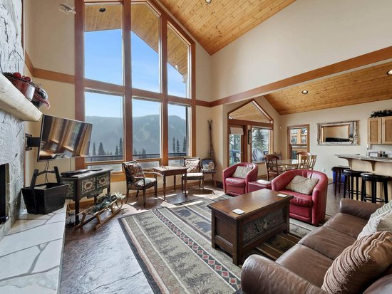 Sun Peaks 3 Bedroom Accommodation - Sundance Estates - #1012