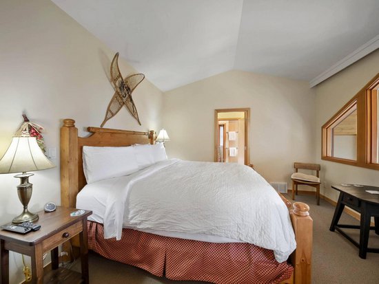 Sun Peaks 3 Bedroom Accommodation - Sundance Estates - #1012