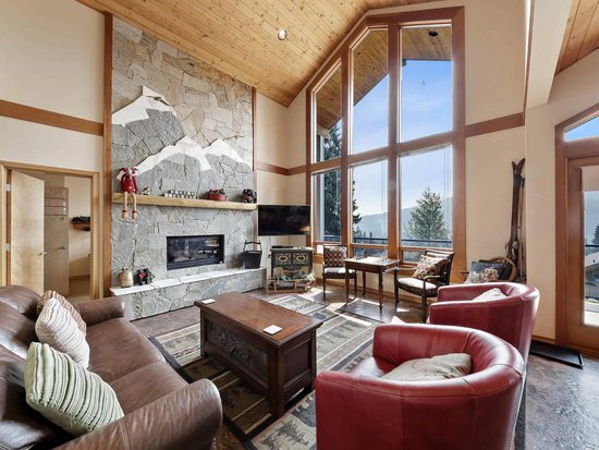 Sun Peaks 3 Bedroom Accommodation - Sundance Estates - #1012