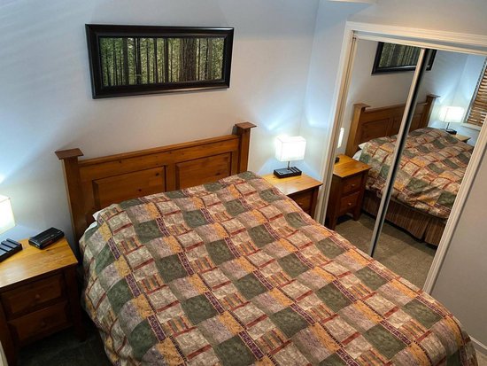 Whistler 1 Bedroom Accommodation - Whistler Town Plaza - Deer Lodge - #1045 Whistler 1 Bedroom Accommodation - Whistler Town Plaza - Deer Lodge - #1045