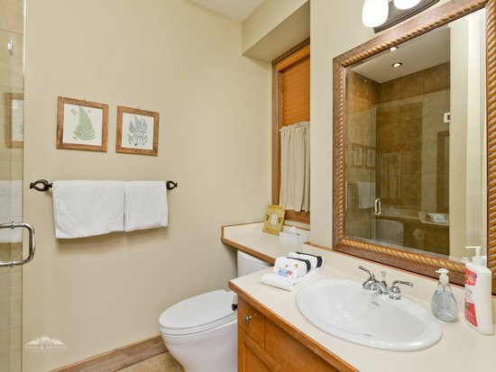 Big White 3 Bedroom Accommodation - Southpoint - #1049