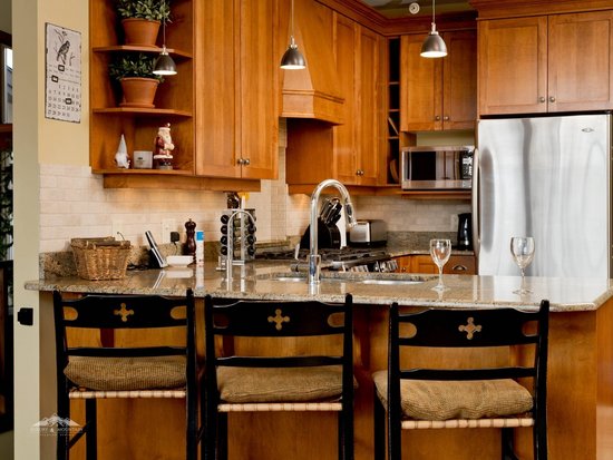 Big White 3 Bedroom Accommodation - Southpoint - #1049