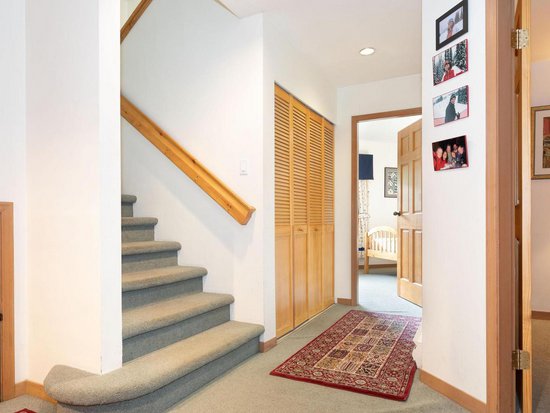 Whistler 5 Bedroom Accommodation - Snowgoose - #1093