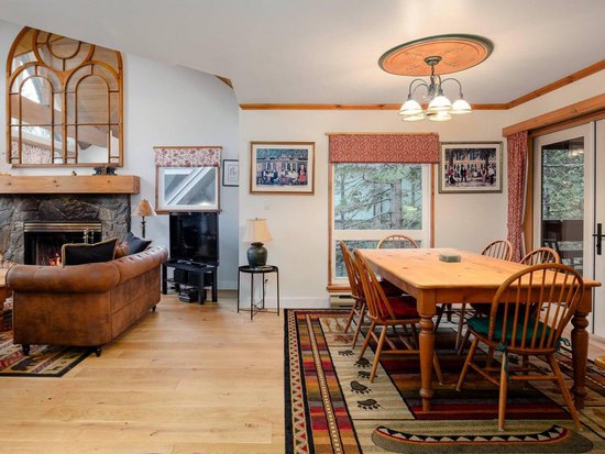 Whistler 5 Bedroom Accommodation - Snowgoose - #1093