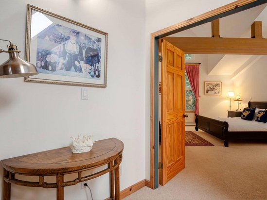 Whistler 5 Bedroom Accommodation - Snowgoose - #1093