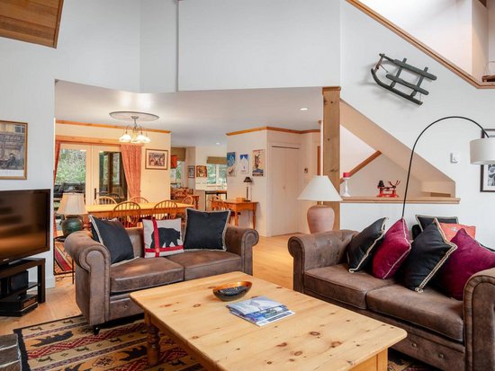 Whistler 5 Bedroom Accommodation - Snowgoose - #1093