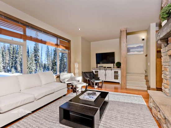 Big White 3 Bedroom Accommodation - Southpoint - #1107 Big White 3 Bedroom Accommodation - Southpoint - #1107