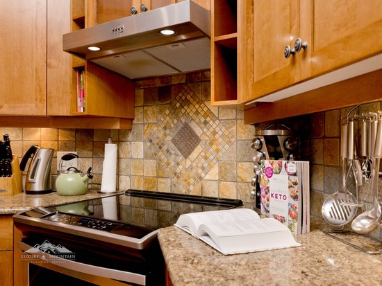 Big White 3 Bedroom Accommodation - Southpoint - #1107 Big White 3 Bedroom Accommodation - Southpoint - #1107