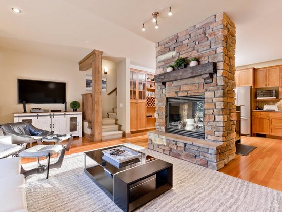 Big White 3 Bedroom Accommodation - Southpoint - #1107 Big White 3 Bedroom Accommodation - Southpoint - #1107