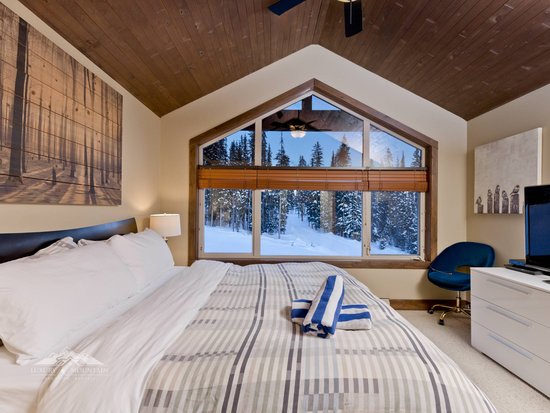 Big White 3 Bedroom Accommodation - Southpoint - #1107 Big White 3 Bedroom Accommodation - Southpoint - #1107