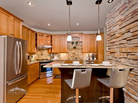 Big White 3 Bedroom Accommodation - Southpoint - #1107 Big White 3 Bedroom Accommodation - Southpoint - #1107