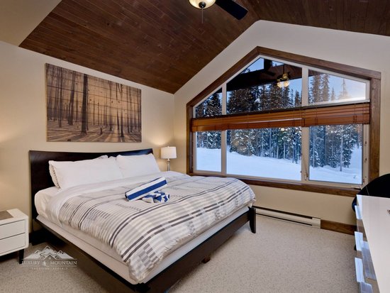 Big White 3 Bedroom Accommodation - Southpoint - #1107 Big White 3 Bedroom Accommodation - Southpoint - #1107