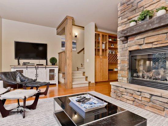 Big White 3 Bedroom Accommodation - Southpoint - #1107 Big White 3 Bedroom Accommodation - Southpoint - #1107