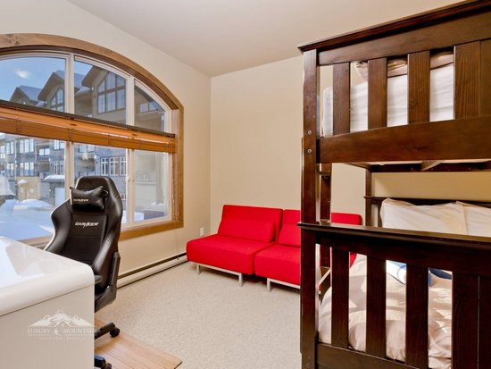 Big White 3 Bedroom Accommodation - Southpoint - #1107 Big White 3 Bedroom Accommodation - Southpoint - #1107