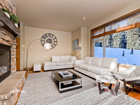 Big White 3 Bedroom Accommodation - Southpoint - #1107