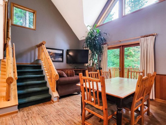 Whistler 10 Bedroom Accommodation - Chalet/House - #1122 Whistler 10 Bedroom Accommodation - Chalet/House - #1122
