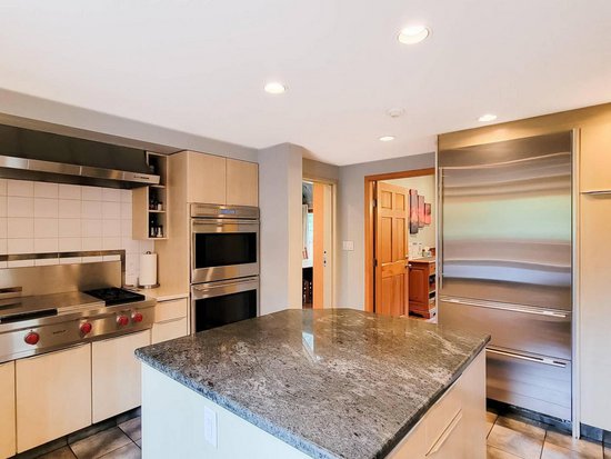 Whistler 10 Bedroom Accommodation - Chalet/House - #1122 Whistler 10 Bedroom Accommodation - Chalet/House - #1122