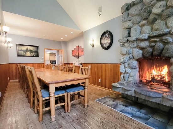 Whistler 10 Bedroom Accommodation - Chalet/House - #1122 Whistler 10 Bedroom Accommodation - Chalet/House - #1122