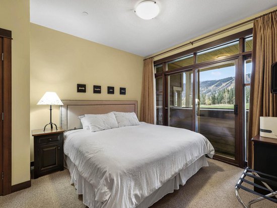 Sun Peaks 2 Bedroom Accommodation - Stone's Throw - #1181 Sun Peaks 2 Bedroom Accommodation - Stone's Throw - #1181