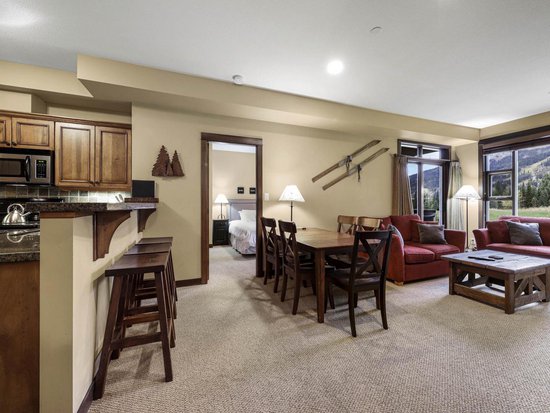 Sun Peaks 2 Bedroom Accommodation - Stone's Throw - #1181 Sun Peaks 2 Bedroom Accommodation - Stone's Throw - #1181