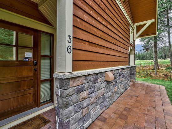 Sun Peaks 2 Bedroom Accommodation - Stone's Throw - #1181 Sun Peaks 2 Bedroom Accommodation - Stone's Throw - #1181