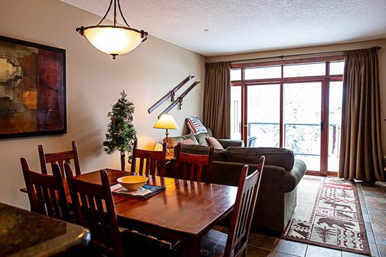 Sun Peaks 2 Bedroom Accommodation - Trapper's Landing - #1202 Sun Peaks 2 Bedroom Accommodation - Trapper's Landing - #1202
