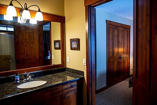 Sun Peaks 2 Bedroom Accommodation - Trapper's Landing - #1202 Sun Peaks 2 Bedroom Accommodation - Trapper's Landing - #1202