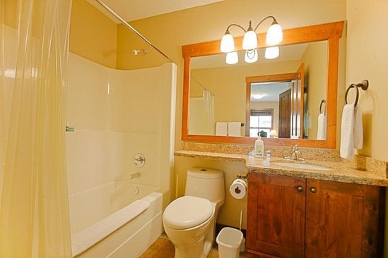 Sun Peaks 2 Bedroom Accommodation - Trapper's Landing - #1202 Sun Peaks 2 Bedroom Accommodation - Trapper's Landing - #1202