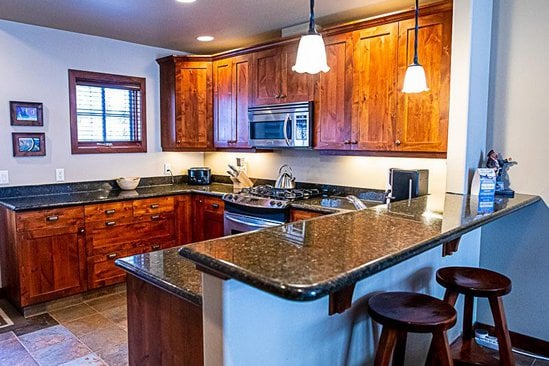 Sun Peaks 2 Bedroom Accommodation - Trapper's Landing - #1202 Sun Peaks 2 Bedroom Accommodation - Trapper's Landing - #1202