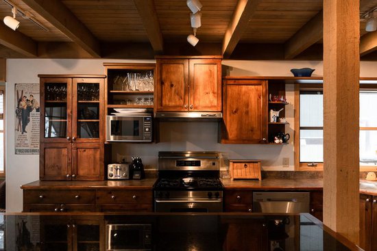 Big White 5 Bedroom Accommodation - Snow Pine Estates - #1219