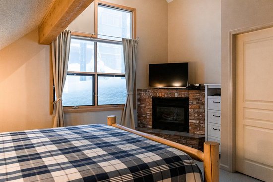 Big White 5 Bedroom Accommodation - Snow Pine Estates - #1219