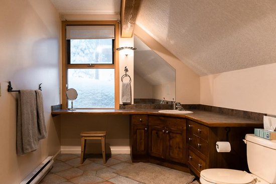 Big White 5 Bedroom Accommodation - Snow Pine Estates - #1219