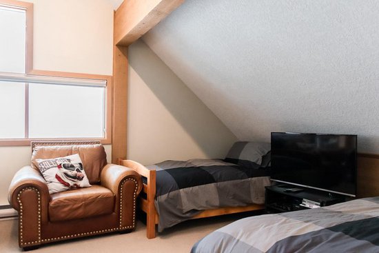 Big White 5 Bedroom Accommodation - Snow Pine Estates - #1219