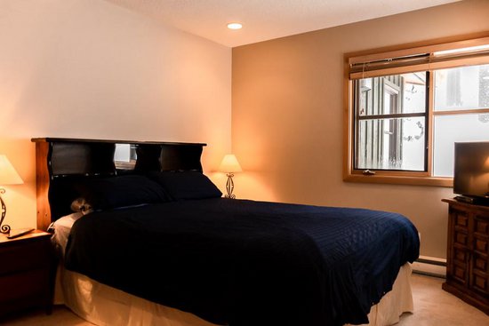 Big White 5 Bedroom Accommodation - Snow Pine Estates - #1219