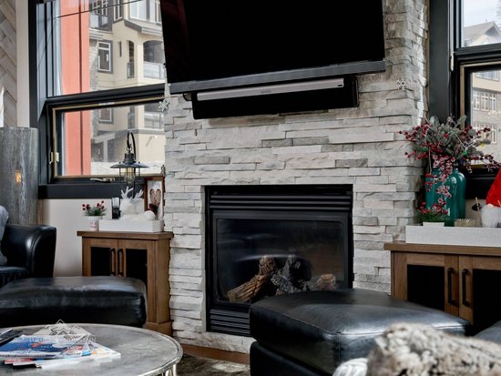 Big White 4 Bedroom Accommodation - Timbers - #1235 Big White 4 Bedroom Accommodation - Timbers - #1235