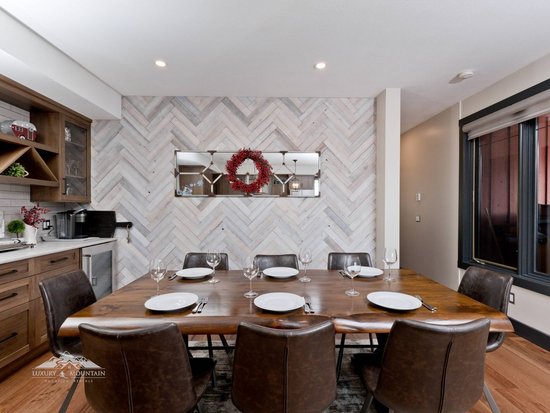 Big White 4 Bedroom Accommodation - Timbers - #1235 Big White 4 Bedroom Accommodation - Timbers - #1235