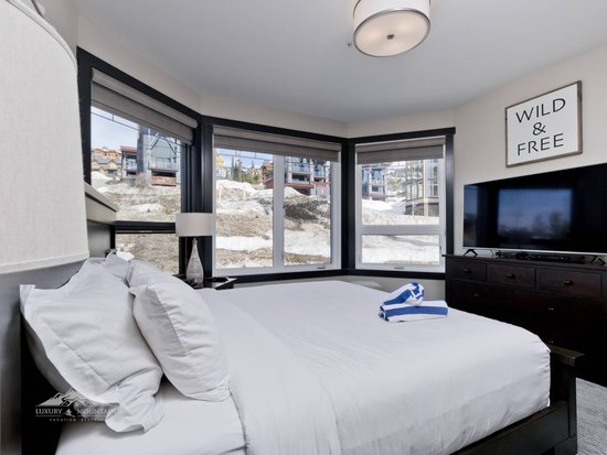 Big White 4 Bedroom Accommodation - Timbers - #1235 Big White 4 Bedroom Accommodation - Timbers - #1235