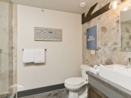 Big White 4 Bedroom Accommodation - Timbers - #1235 Big White 4 Bedroom Accommodation - Timbers - #1235
